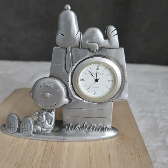 Silver Wall Clock Decor - Picture 3 of 3